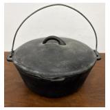 8A Cast Iron pot with lid and handle