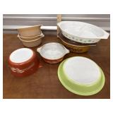 Pyrex casserole *1 lid has chip