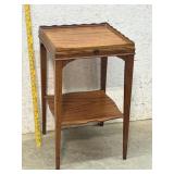 Pie Crust Stand  16/16/28