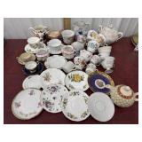 Misc tea cups and saucers, pitchers etcï¿½*chips