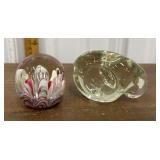 2 paperweights Floral and elephant