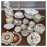 Mouse cookie jar, pudding mold, tea set and misc.