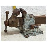 Reed MFG Co. 3 1/2ï¿½ Swivel Bench Vise