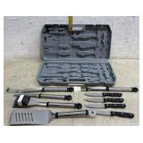 Grilling Tool Set- tongs missing