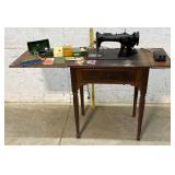 Singer Sewing Machine w/ accessories
