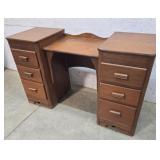 Knee hole desk / vanity 47'17'29'