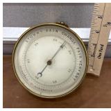 Holosteric Barometer