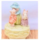 1985 Schmid Beatrix Potter Aunt Pettitoes & Pigs