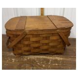 Vintage picnic basket, 2 Tablecloths, measures
