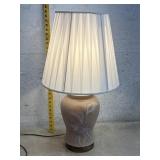 80s Floral Table Lamp - works