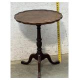 Queen Ann Stand w/ Pie Crust Top 21/27