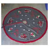 Nicole Miller tree skirt - large