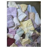 Very clean bath towels, hand towels and