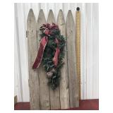 Picket fence Christmas decor