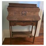 Oak drop front desk no pigeonholes 31x12x40