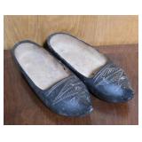 Pr wooden carved shoes