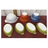 7pc Pyrex small misc. bowls