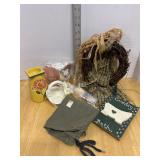 End of consignment decor. Some primitive.