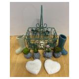 Cuts garden basket and figurines.