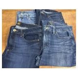 Lee Jeans. 4 pairs. Very clean!! Like new! Nice