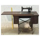 White Rotary Sewing Machine 35/18/32