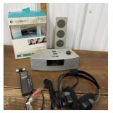 Webcam, radio, world clock, voice recorder,