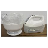 Hamilton Beach mixer and kitchen scale with