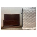 King Koil - Queen Bed w/CLEAN mattress Set
