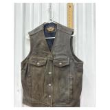 Harley Davidson leather vest size XL *needs