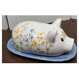 Chunky piggy butter dish
