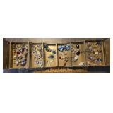 1970s Plastic Jewelry Case With Earrings