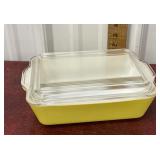 Pyrex refrigerator dish *chip in lid