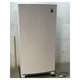 Whirlpool Up- Right Freezer - like new  19.7 cuft