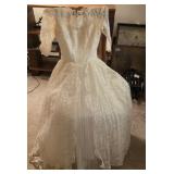 Beautiful tea length vintage wedding gown - do
