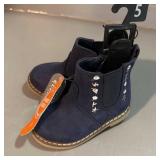 Brand new/Tags size 5 easy on/ off non-marking