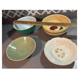 various different bowls and sizes Pyrex oven ware