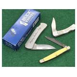 3 pocket knives - Buck 525, & 2 Camillus