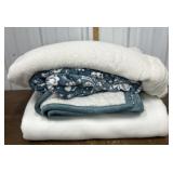 3 nice SOFT blankets. *Clean