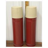 Landers Frary & Clark Universal- Red thermosï¿½s
