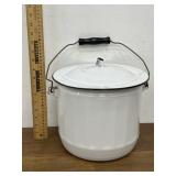 Enamel slop pot