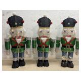3 Wire/ Mesh Light-up Nutcrackers 39ï¿½- bldg 2