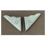 Collar clips- gold tone
