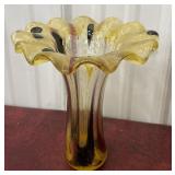 Art glass ruffle vase