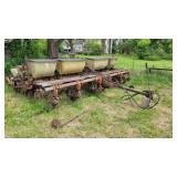 JT Byron White 5400 Corn Planter w/monitor