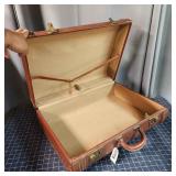 R2 Vintage Suitcase 9x18x24"