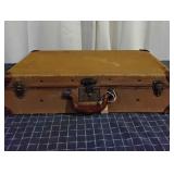 Q2 Light brown wicker Suitcase