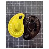 T2 2Pc Glass Ashtrays Ying & Yang