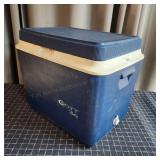 E1 Gott 34 Cooler 14x17x20"