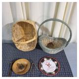 T1 4 Christmas plate wicker baskets Nut cracking t