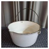 E2 Cast & Enamel pot 8x15"